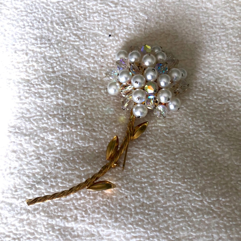 Pearl borealis long stem flower brooch